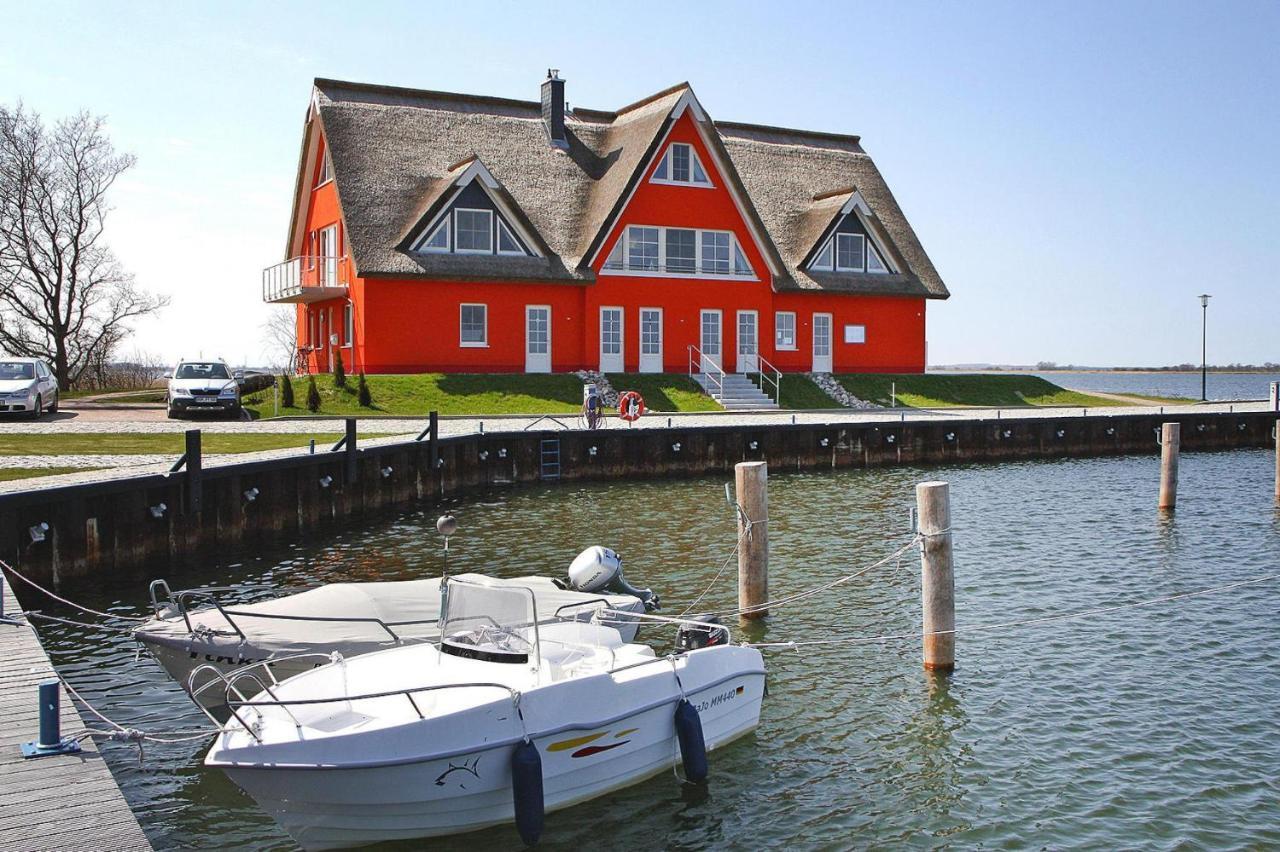 Reetdachhaus Lotte Mit Sauna Und Kaminofen Am Yachthafen In Vieregge المظهر الخارجي الصورة